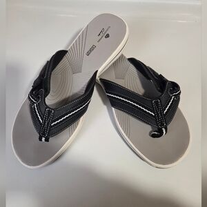 comfort plus by Predictions Black and Gray Women's Cushion Flip Flop Sandals